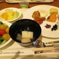 レストランは広くて良く種類も豊富！澄まし雑煮も頂きました