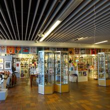 ショップにはかわいいおみやげがたくさん