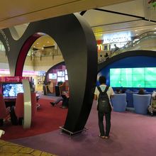 エンターテイメントエリアでは、映画やゲームが無料で楽しめます