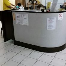 受付で先に支払う