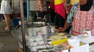 ピンクのカオマンガイで名の通ったお店