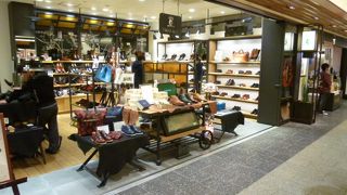 男性用革靴の専門店