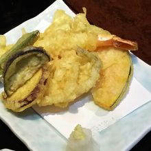 天ぷら。サクサク、アツアツでした。