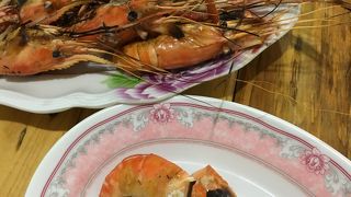 夜が賑わっています