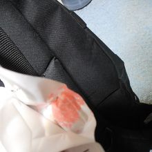 プライオリティのタグがもぎ取られた痕です