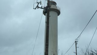 草むらの中にある灯台でした～池間島灯台～