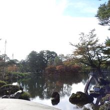 手前の橋です。この上が写真スポット！