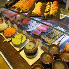 刺身とお寿司です