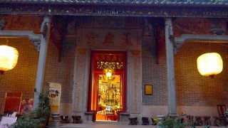 灣仔の下町の一番奥にある