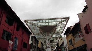 駅を出ると中華一色