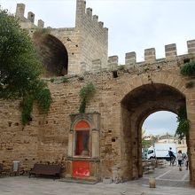 城壁内側から見たPorta de Mallorca