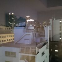 左手に東京タワーが見える