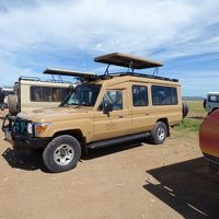 フォーシーズンのサファリカーで飛行場まで迎えに来てくれます。