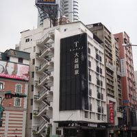 美麗島駅から歩いて５分。