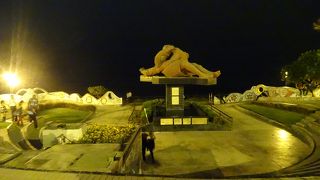 夜はカップルだらけ