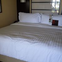 広いベットです。子供と三人で寝ました