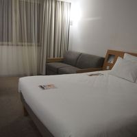 無駄のないシンプルな客室