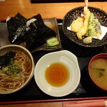おむすびと天ぷら定食