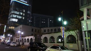 アーチ形の壁が印象的です