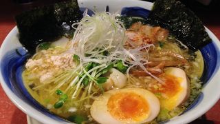 湯島天神下。並ぶ価値あり！特製とりそば！