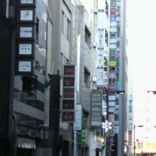 金春通りは、江戸時代からの名残なのでしょうか飲食店が多いです