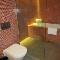 洒落たバスルーム