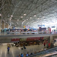 第二ターミナルの二階はフードコート、第一は三階