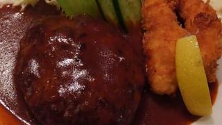 有名喫茶店でランチ