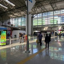 右斜め前に向かって進めば…