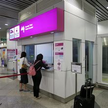 チケットブースは、バゲージクレームなどにもあります