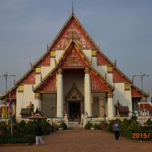 ウィハーンプラモンコンボピットの建物外観です。広い敷地です。