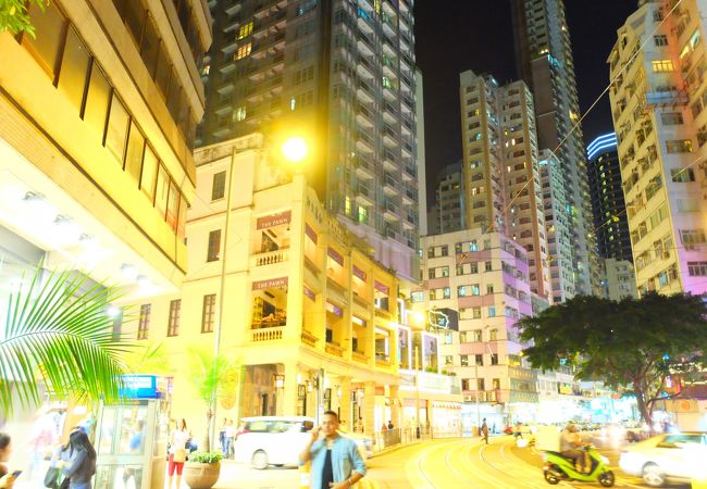 香港の夜を感じるにはお勧めのバー