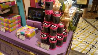 パッケージも可愛いお菓子のお店