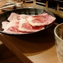 肉。。。その他サラダやキムチ盛や白ごはん。
