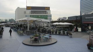 デパートの屋上庭園です