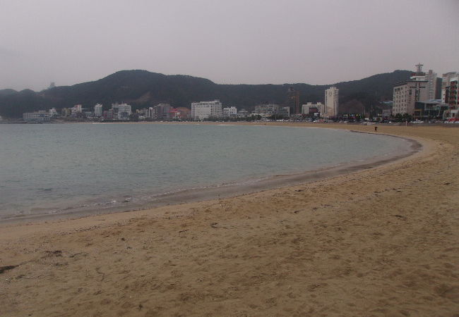 釜山東部の穴場的なビーチリゾートです