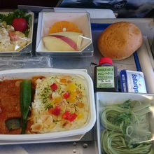 昼食のチキンカレー