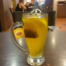 カフェで飲んだレモンティーがジョッキ(笑)