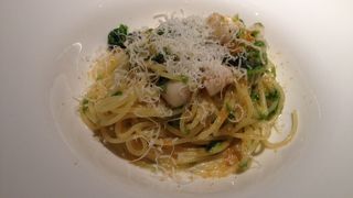 スパゲティのボリュームが少ない。