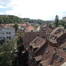 川岸の古い建物