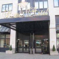 Regent Hotel の正面です。