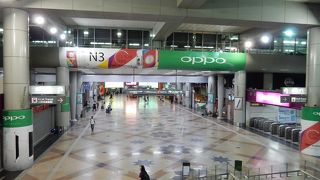 様々な路線が乗り入れているKL交通の中心