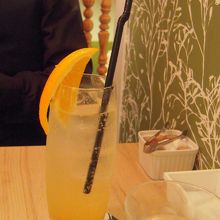 オレンジ＆ピーチソーダ（480円）