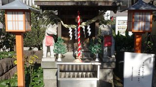 足を止める人も少なく…。