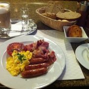 朝食はカフェで　プラハ　カフェ巡り１