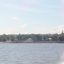 ペテルゴーフの船着き場です。