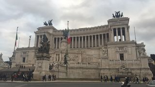 ローマベスト5に入る素晴らしい建物です。