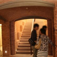 1階から2階への階段みたいです