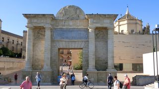 コルドバ旧市街への入り口です。