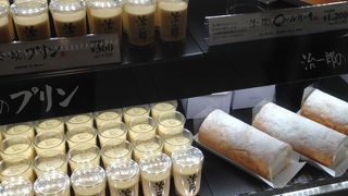 家族のお土産にふんわり生クリームのロールケーキ